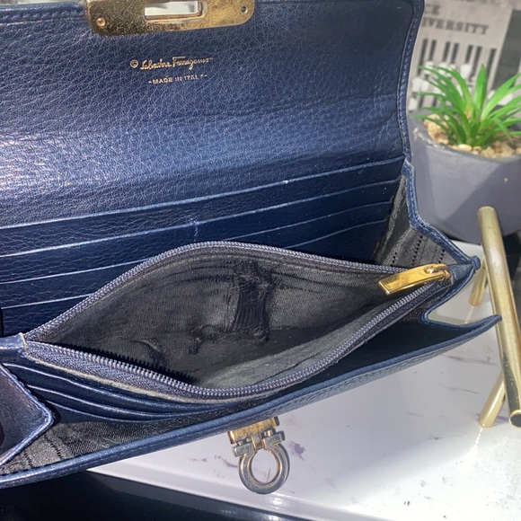 Authentic 💙 Ferragamo Long Wallet - Picture 13 of 17